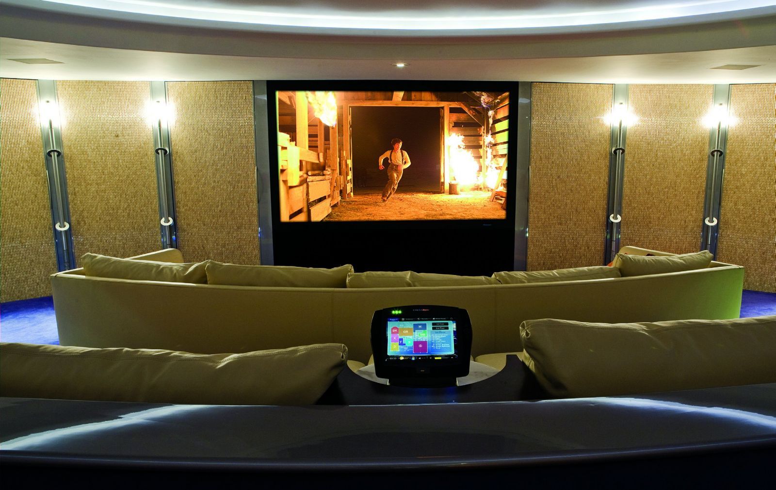 lắp đặt âm thanh xem phim tại Vinhomes Smart City